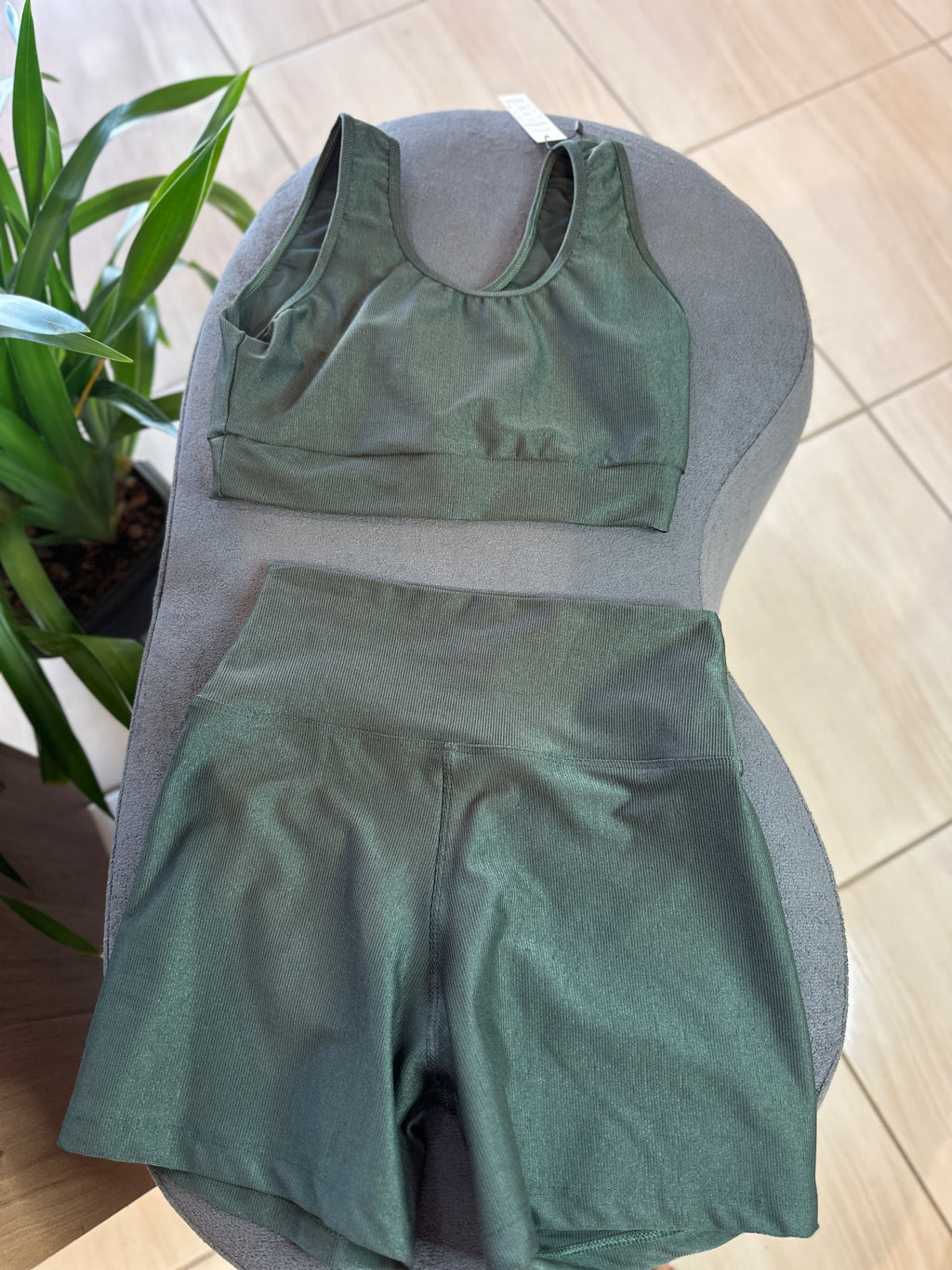 Conjunto canelado
