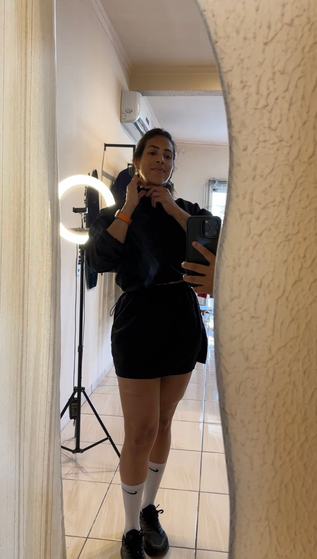 Conjunto Elegance Short Saia com Corta-Vento e Gola Alta